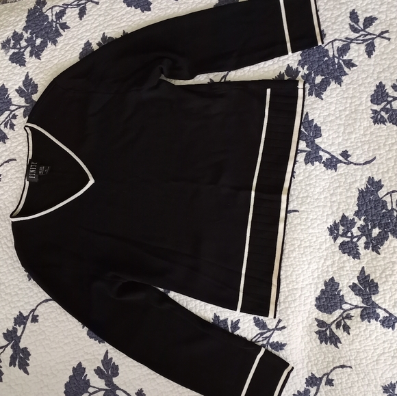 Infinity Women's Top - Picture 8 of 11